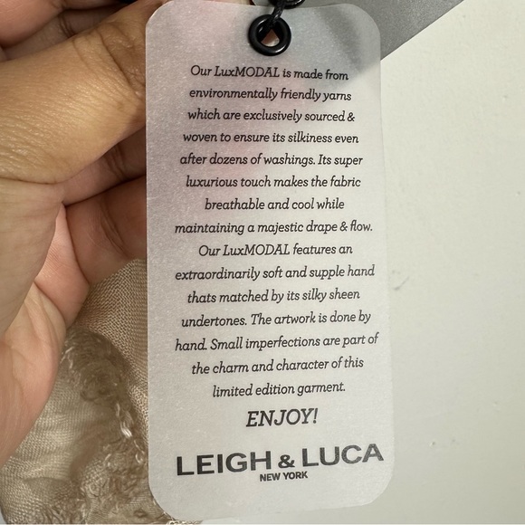 NWT Leigh & Luca Ombre Dye Lux Modal Black & Champaign Lightweight Scarf - Picture 7 of 11